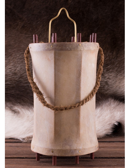 Lanterna-lanterna medievale in legno...