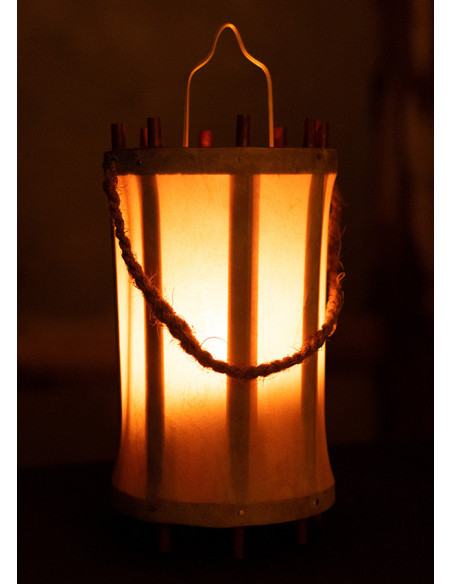 Lanterna-lanterna medievale in legno...