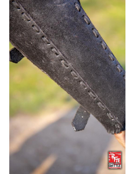 Bracciali medievali da veterano, in...