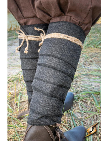 Winingas annodate in lana con motivo...