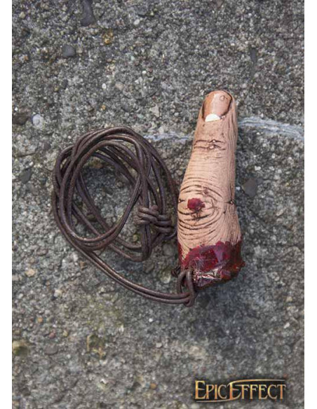 Ciondolo con dito mozzato di persona...