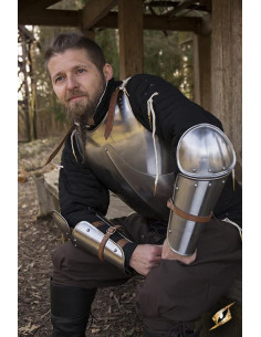 Bracciali e gomiti dell'armatura d'acciaio medievale 2