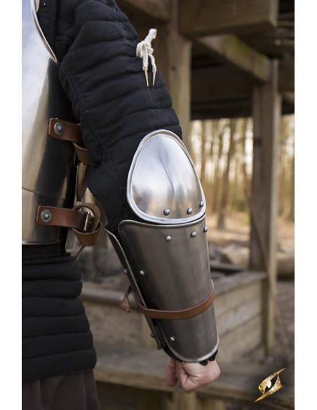 Bracciali e gomiti dell'armatura...