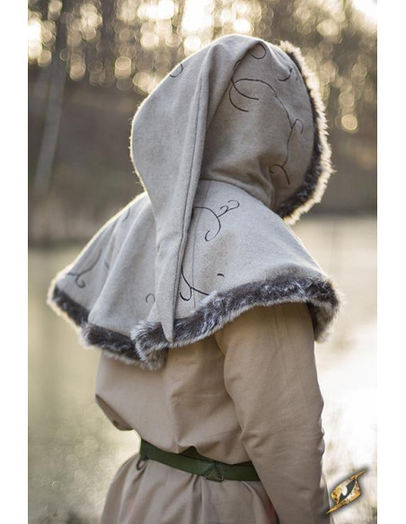 lacci del cappuccio medievale