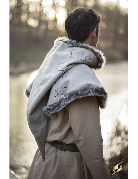 lacci del cappuccio medievale