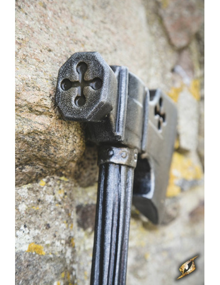 Ascia-martello medievale in lattice...