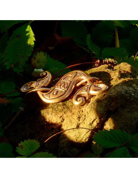 Spilla celtica con cavalluccio marino...