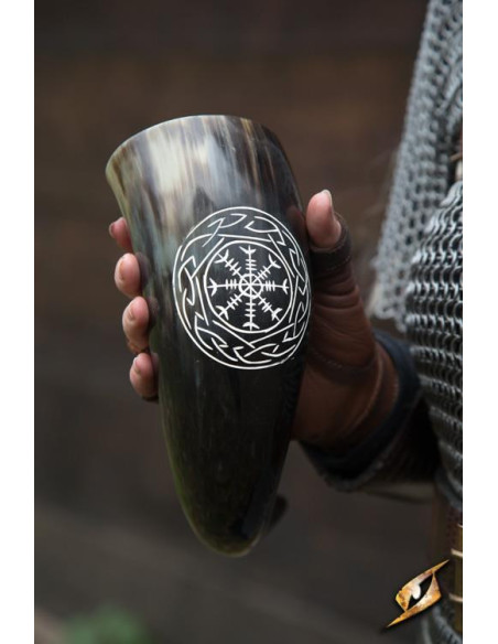 Corno vichingo chiaro-scuro di...