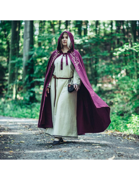 Mantello medievale con ricamo modello...