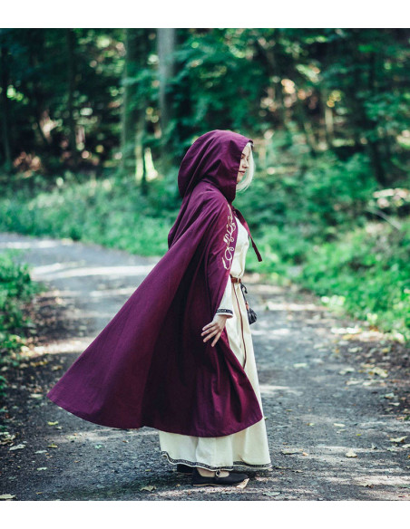 Mantello medievale con ricamo modello...