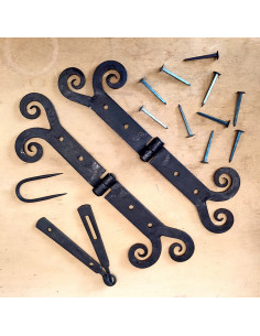 Set di 2 cerniere medievali forgiate ricci