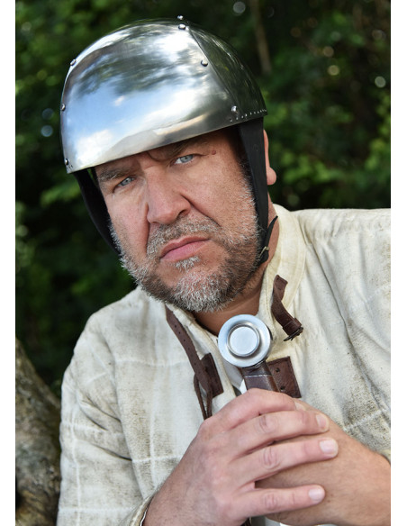 Elmo medievale funzionale semplice...