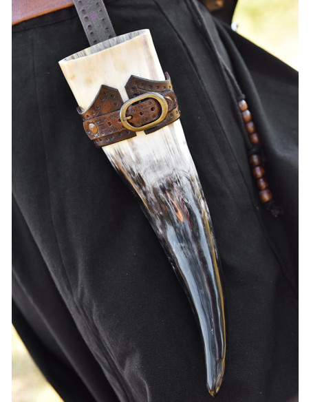 Baldric in pelle con fibbia in corno,...