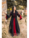 Donna di colore in vestito medioevale-Red