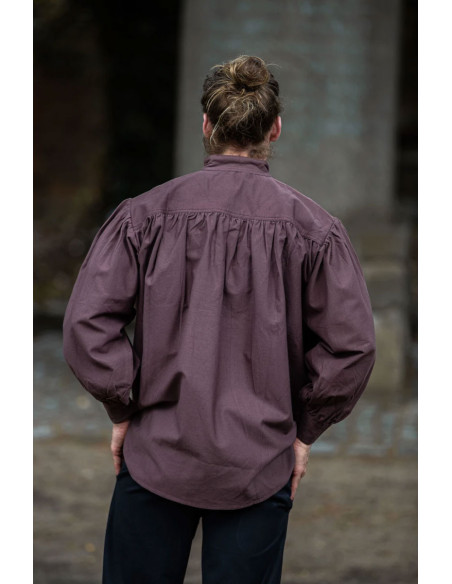 Ampia camicia medievale con lacci,...