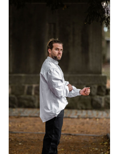 Camicia medievale con cravatte...