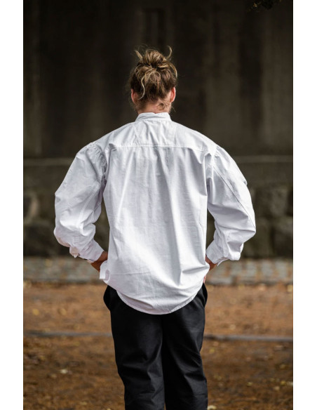Camicia medievale con cravatte...