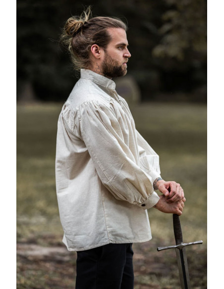 Camicia stringata a collo alto,...