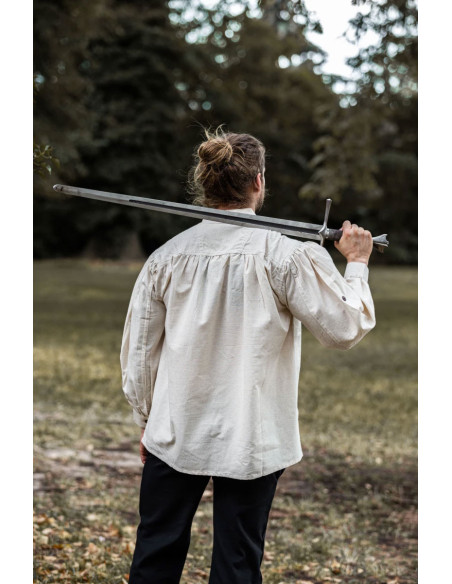 Camicia stringata a collo alto,...