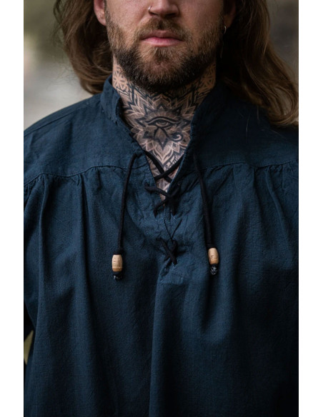 Camicia medievale con cravatte...