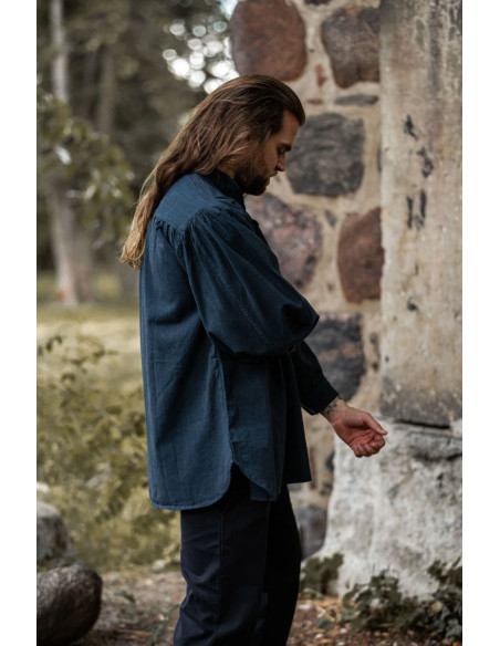 Camicia medievale con cravatte...