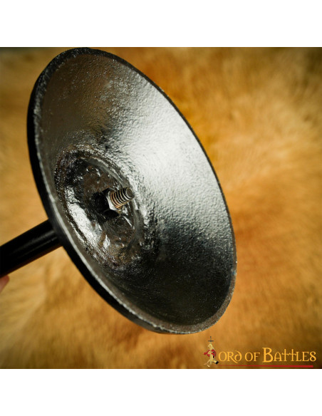 Supporto da tavolo per elmi in ferro