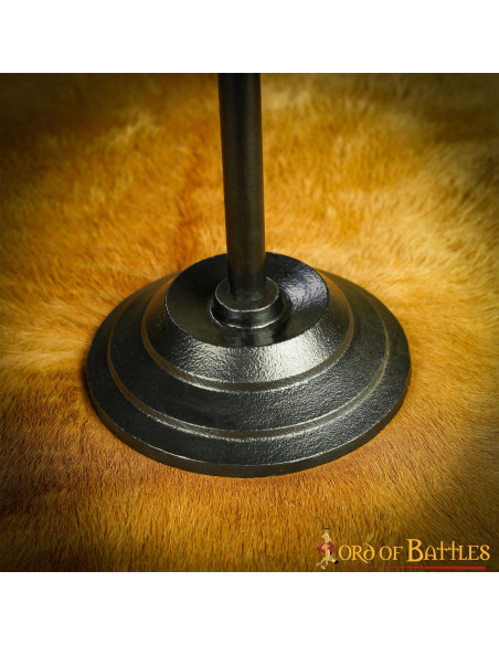 Supporto da tavolo per elmi in ferro