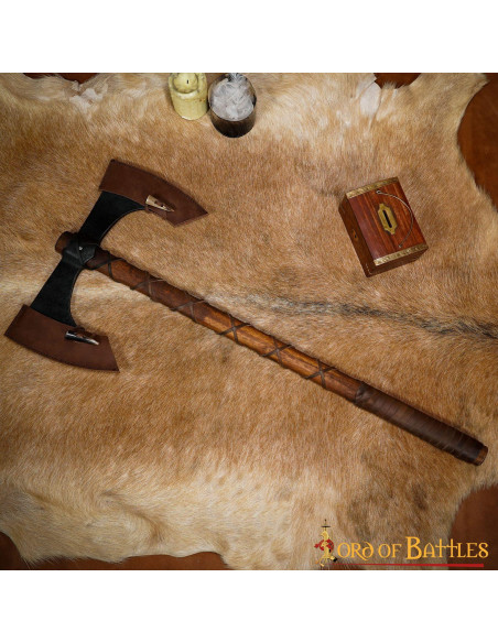 Ascia funzionale a doppio taglio con...