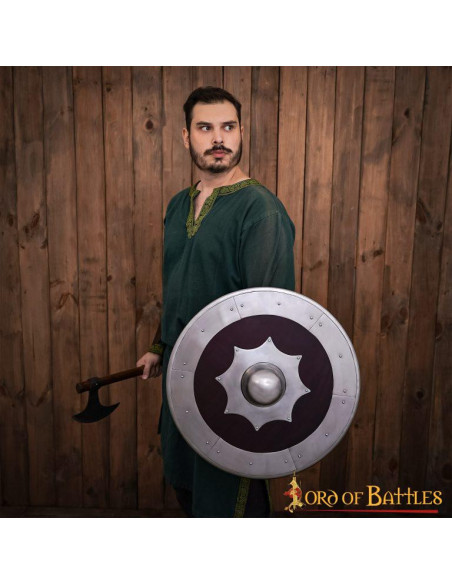 Scudo vichingo in legno e acciaio