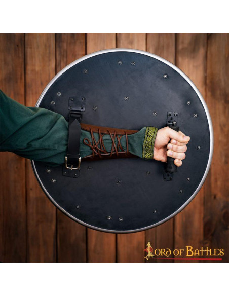 Scudo vichingo in legno e acciaio