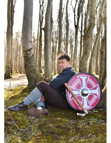 Scudo vichingo dipinto con croce...