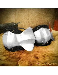 Gomitiere medievali imbottite, acciaio dolce