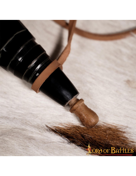 Polvere da sparo realizzata in corno...