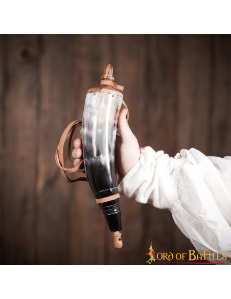 Polvere da sparo realizzata in corno...