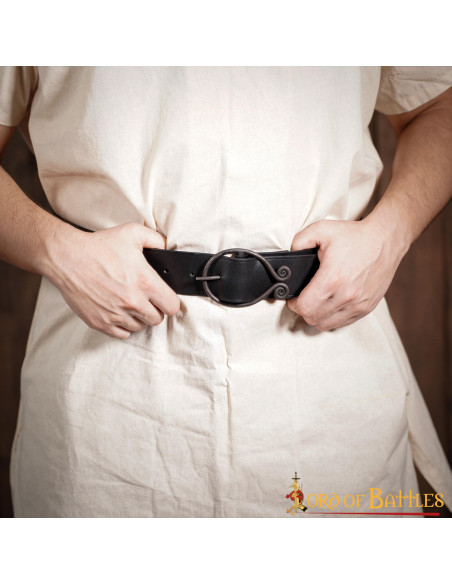 Cintura medievale con fibbia in ferro...