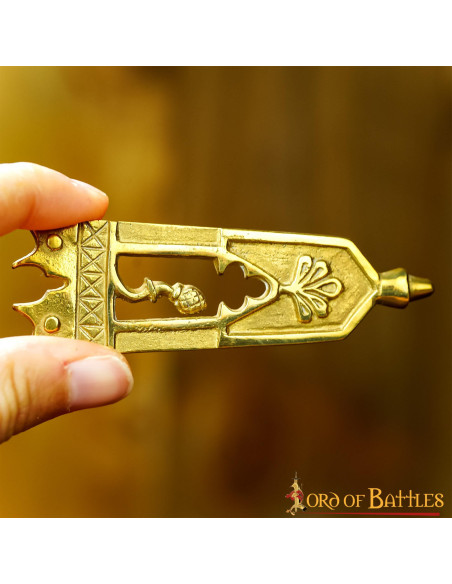 Chiusura con cintura medievale ottonata