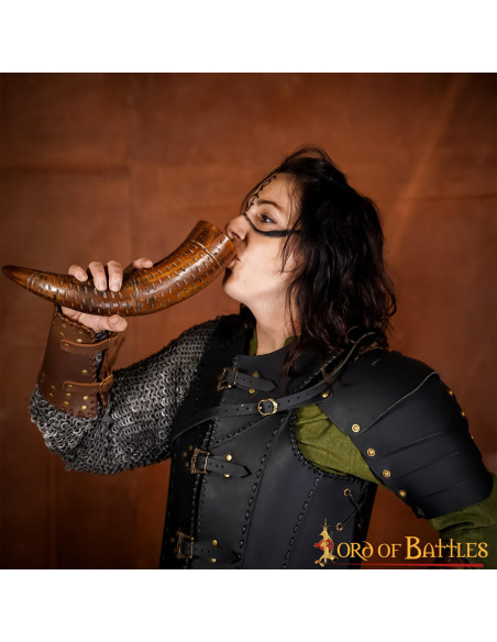 Corno potorio vichingo su corno di...