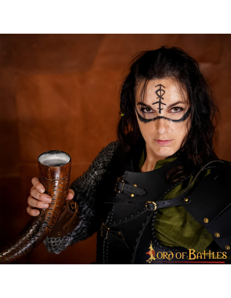 Corno potorio vichingo su corno di...