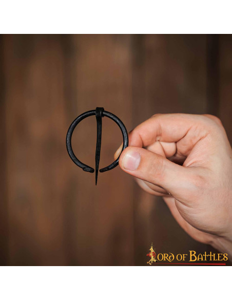 Fibula medievale a cappa in ferro...