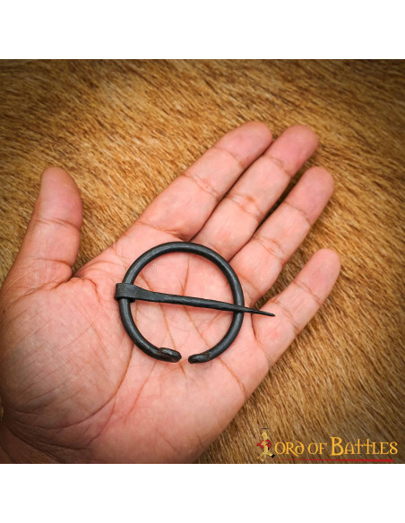 Fibula medievale a cappa in ferro...