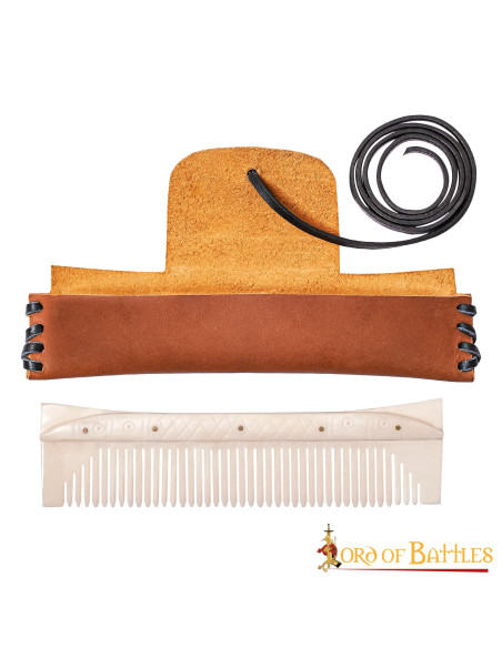 Pettine medievale in osso con fodero...