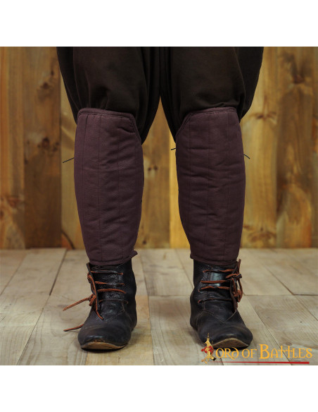 Schinieri medievali imbottiti, marroni