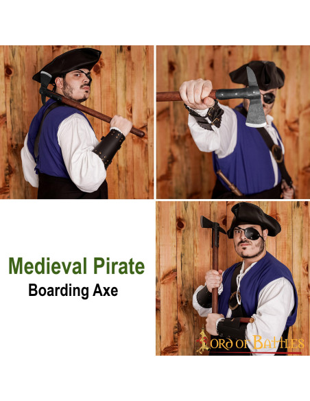 Ascia da abbordaggio pirata con testa...