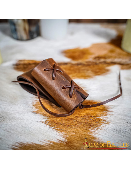 Piccolo baldric in pelle per asce,...