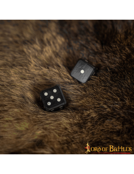 Confezione da 6 dadi in corno con...