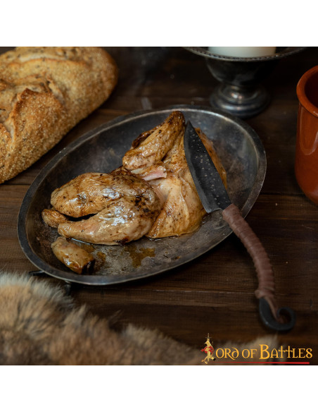 Coltello medievale funzionale forgiato