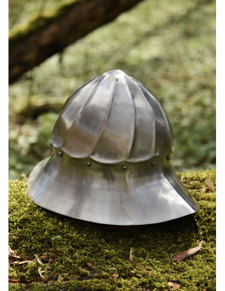 Antica teiera borgognona medievale,...