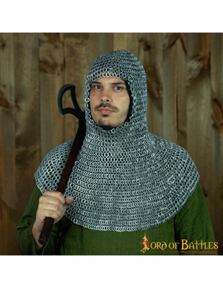 Boia in cotta di maglia che alterna...