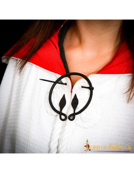 Spilla da mantello medievale con...