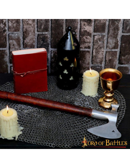 ascia medievale a testa di martello